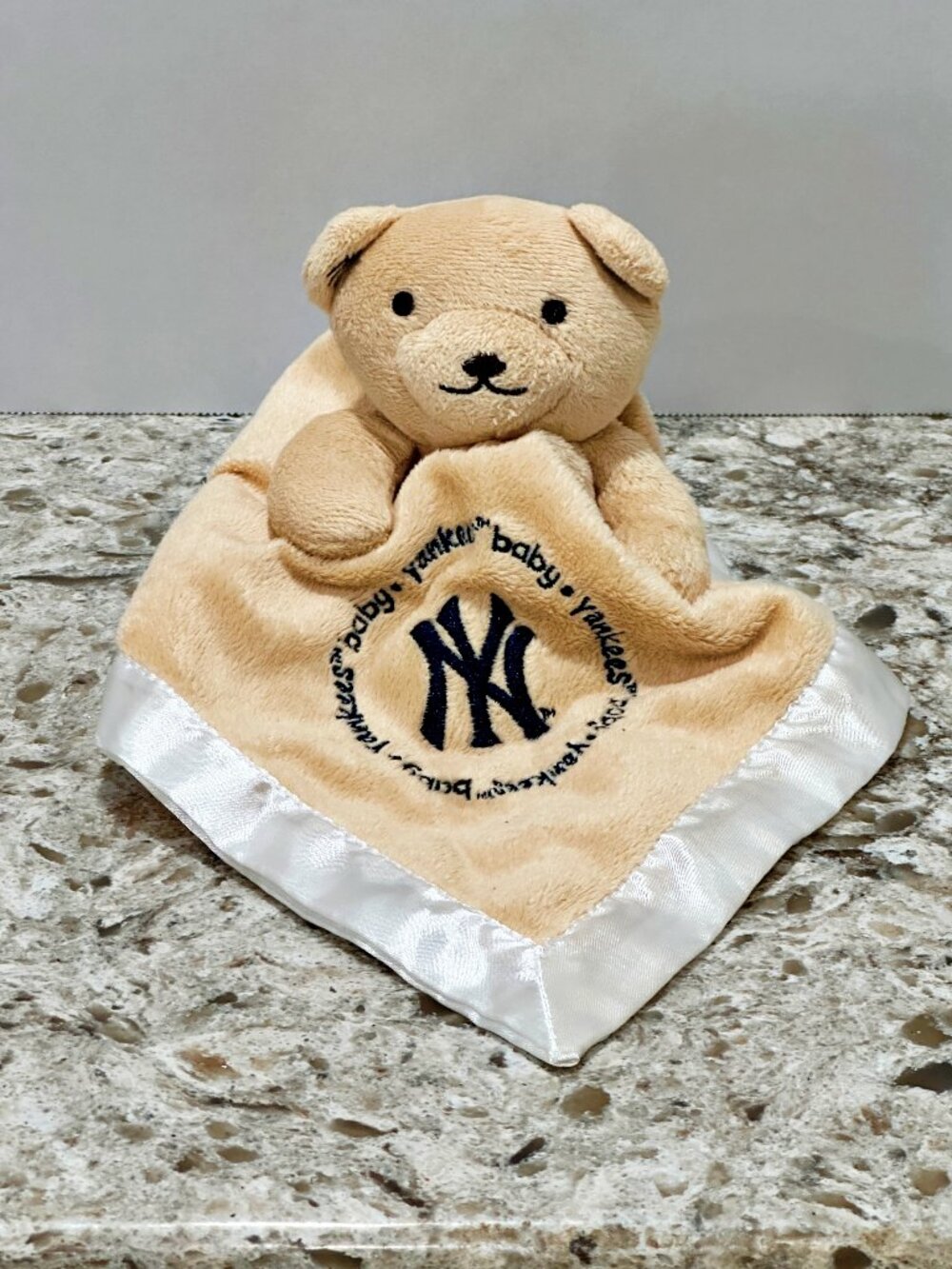 Baby Fanatic New York Yankees Bear Lovey Security Blanket Plush Satin Back Trim